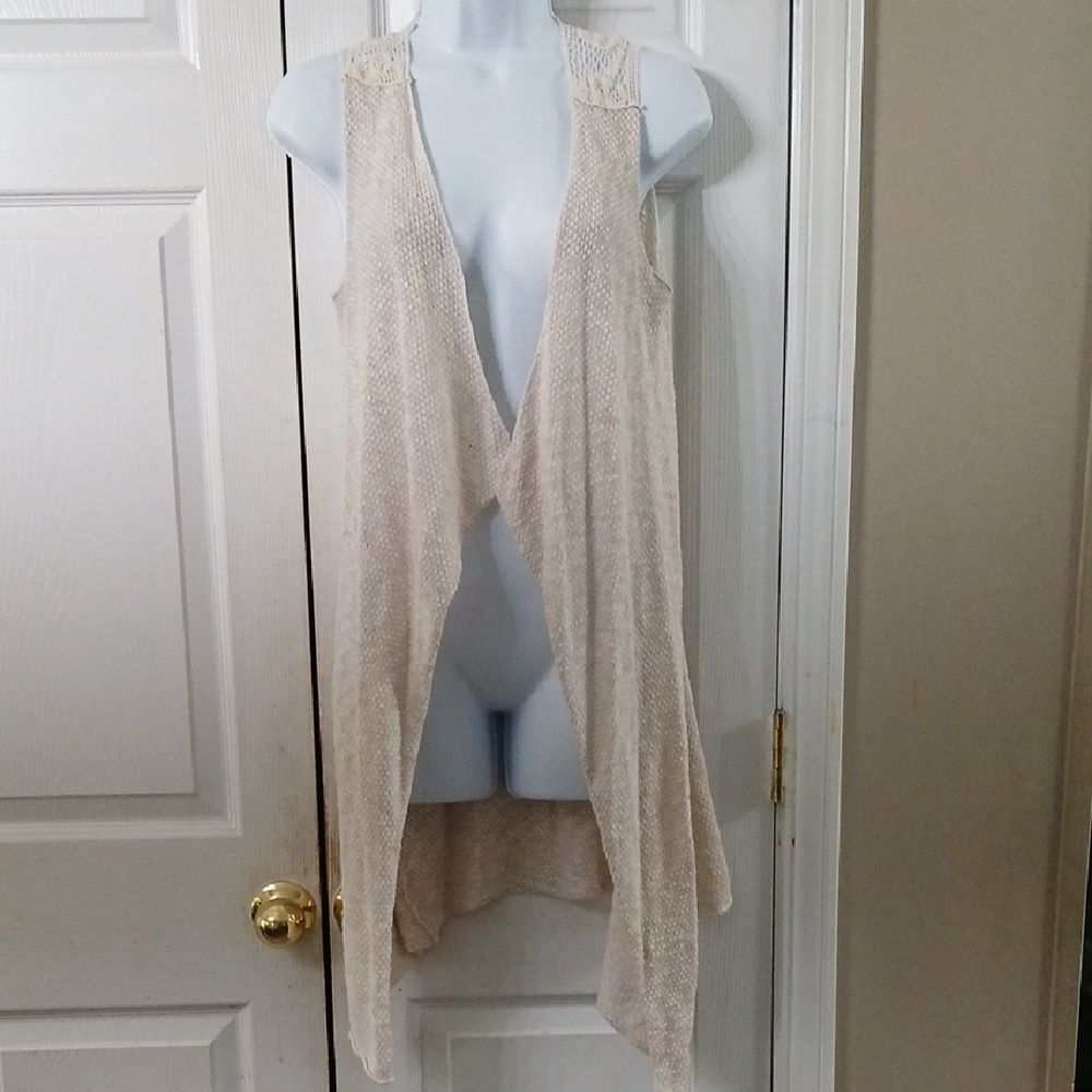 Rue 21 cream sharkbite open from duster vest lightweight Sz M